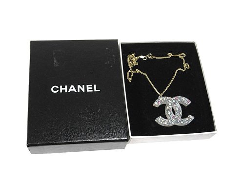 ALMOST NEW ! Chanel 04A vinyl colored Rhinestone Double C Large Pendant with Gold chain-0