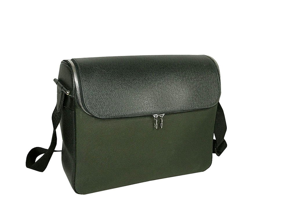 Louis Vuitton M30864 Taiga Leather Dark Green Taimyr Camera Messenger Bag ( SP1013)