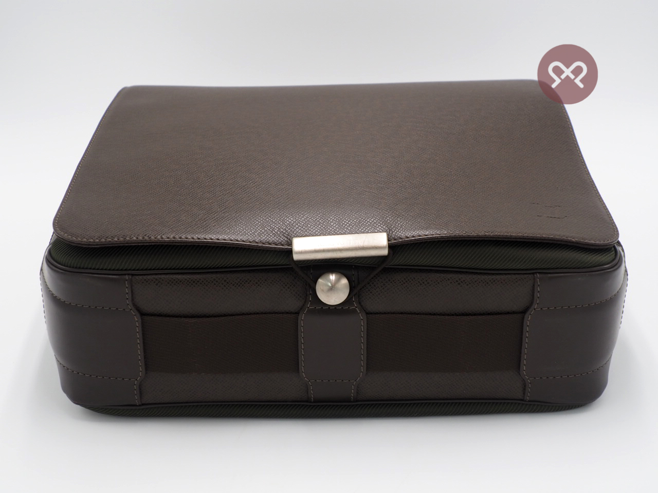 Louis Vuitton M30148 Grizzli Brown Taiga Leather Viktor Messenger bag (CE0055) - Image 9