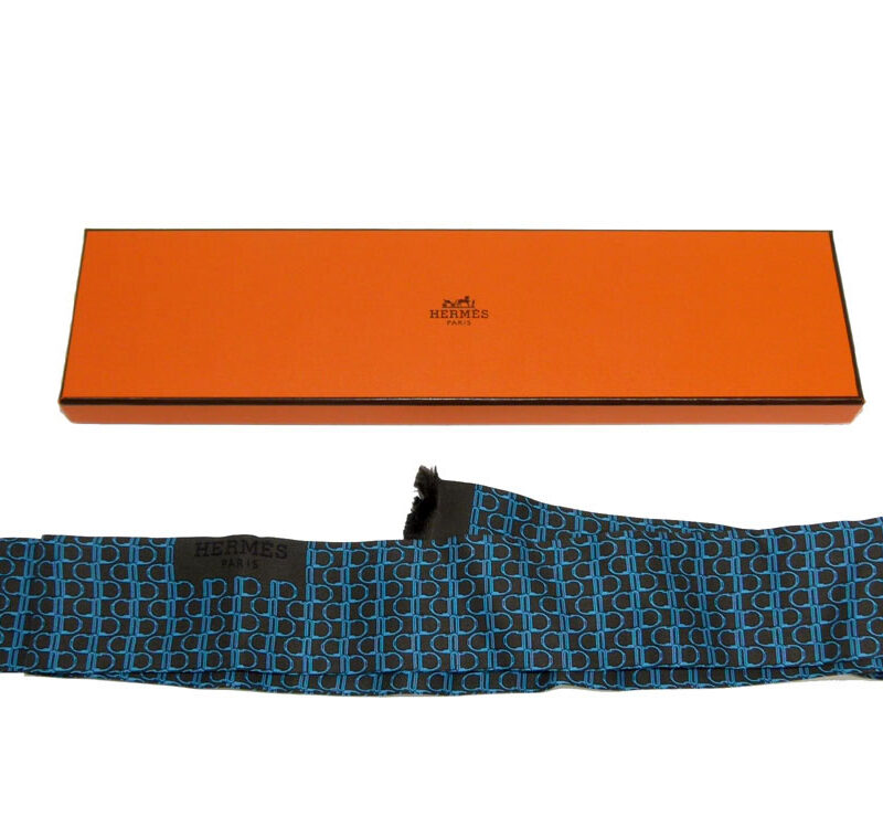Hermes Silk Men's Scarf Tie in Modern Chain Design in Blue Color-0
