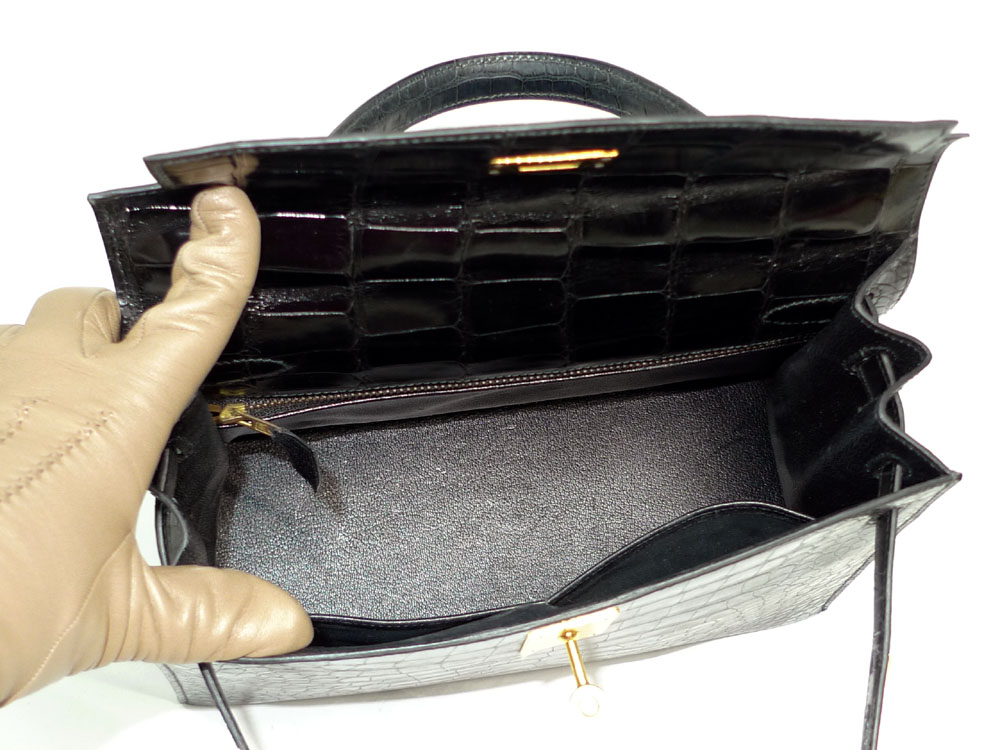 Hermes Vintage Kelly 28 U Circle Stamp Black Alligator Leather in Gold Hardware-32904