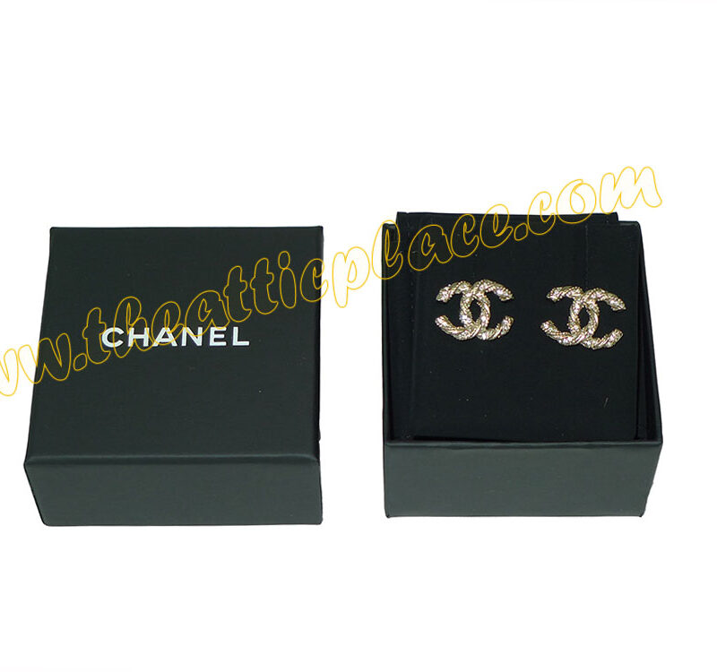 Chanel Earring A63057Y Strass Double C Gold Hardware-0