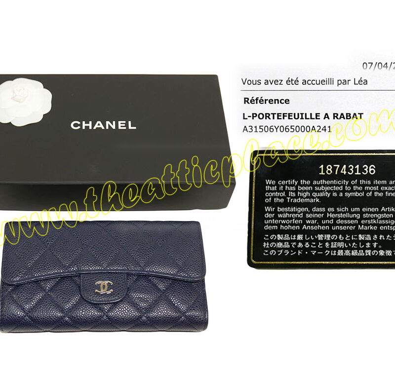 Chanel 18743136 Blue Caviar Classic CC Logo Wallet-0