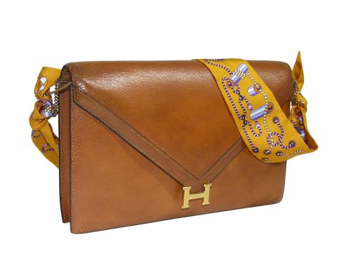 Hermes Vintagr Light Brown Classic Sac Lydia Envelop Bag H Buckle Gold Hardware 2-Way Clutch / Shoulder Bag -0