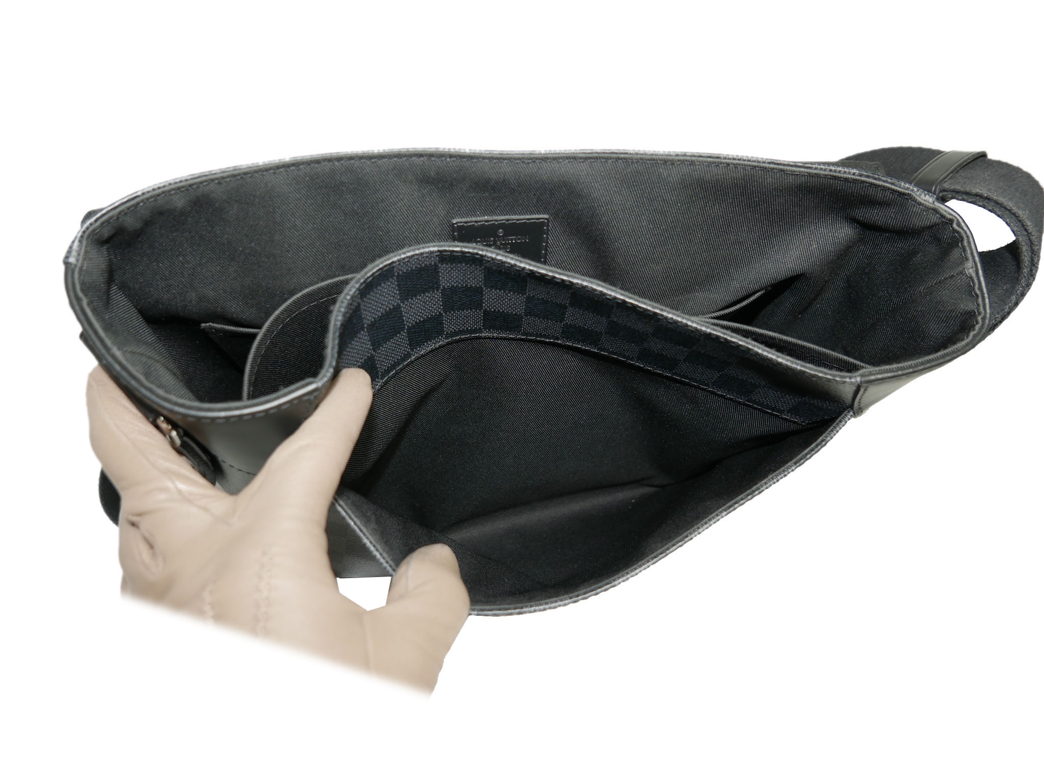 Louis Vuitton N41029 Damier Graphite District MM (CA1098) -33207