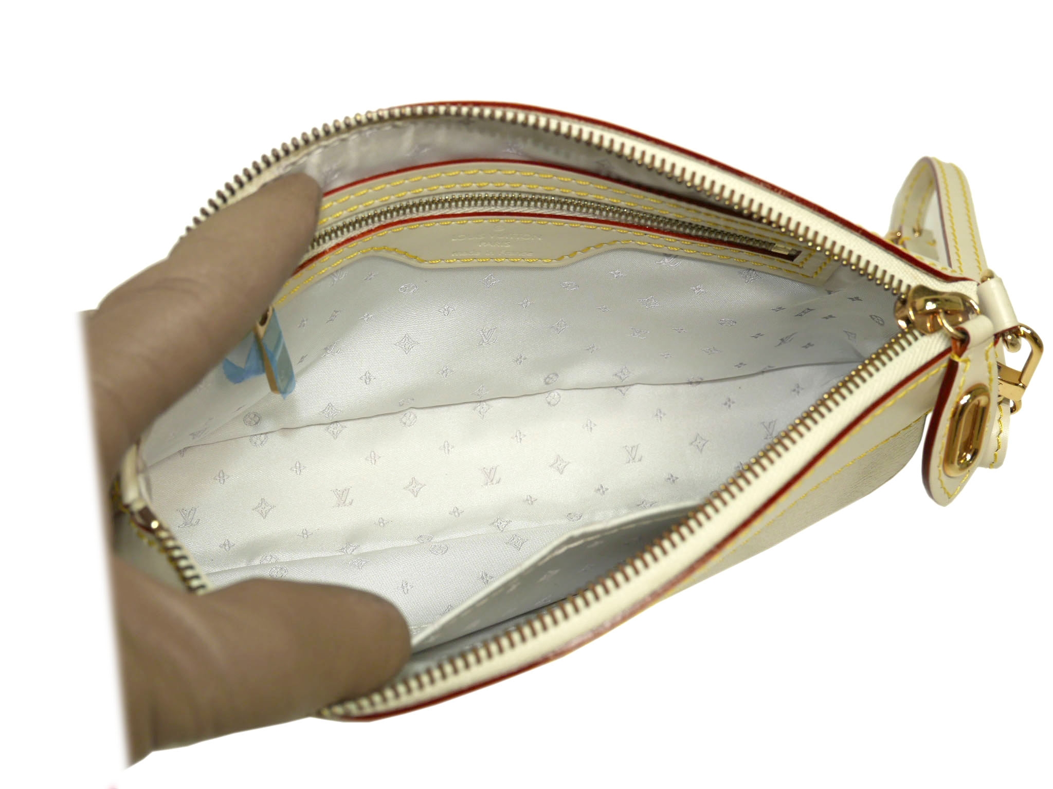 Louis Vuitton M95629 Suhali White Wrist Pouch Lockit Clutch -33291