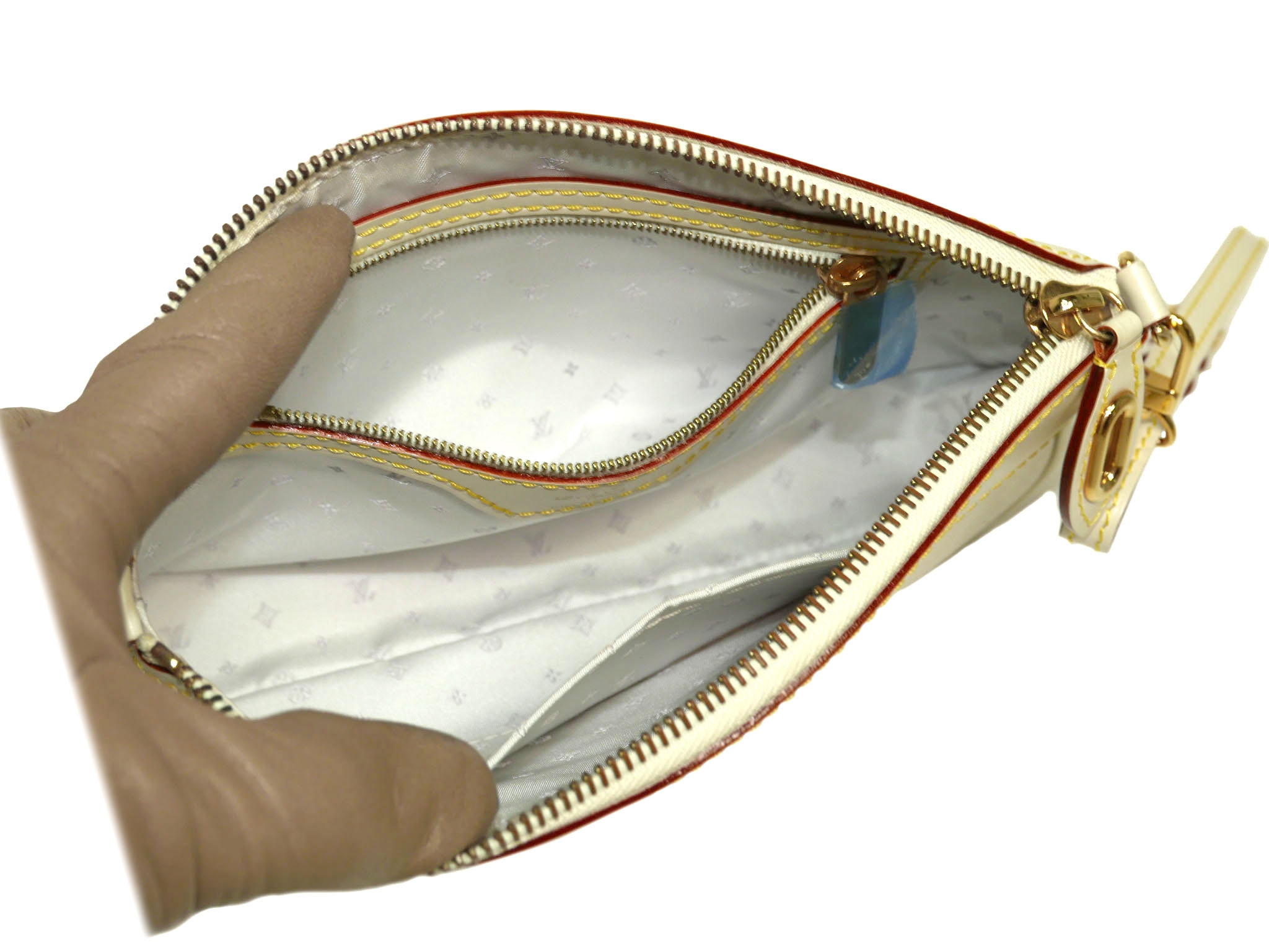 Louis Vuitton M95629 Suhali White Wrist Pouch Lockit Clutch -33293