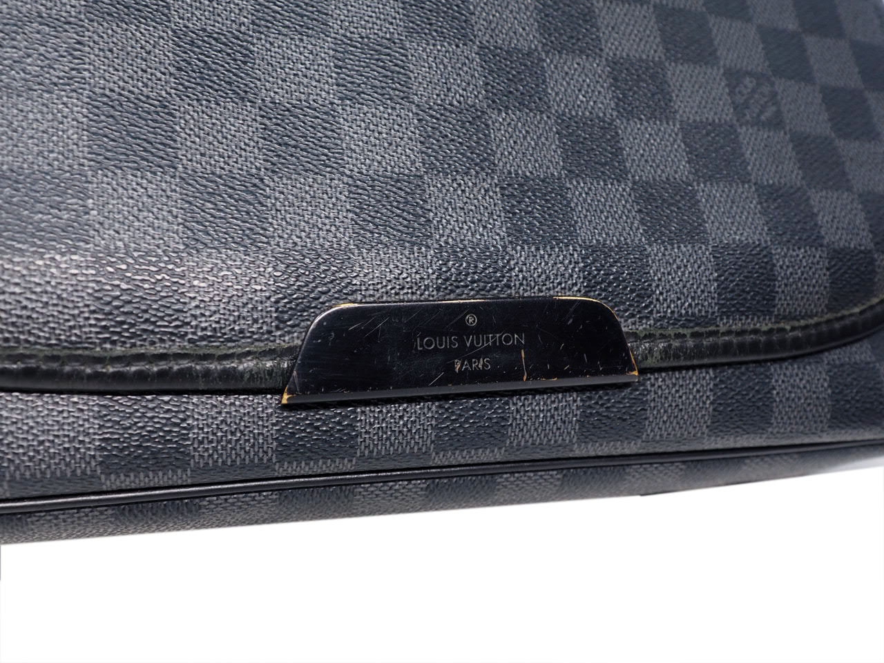 Louis Vuitton N58029 Damier Graphite Canvas Daniel MM Messenger Bag-37873