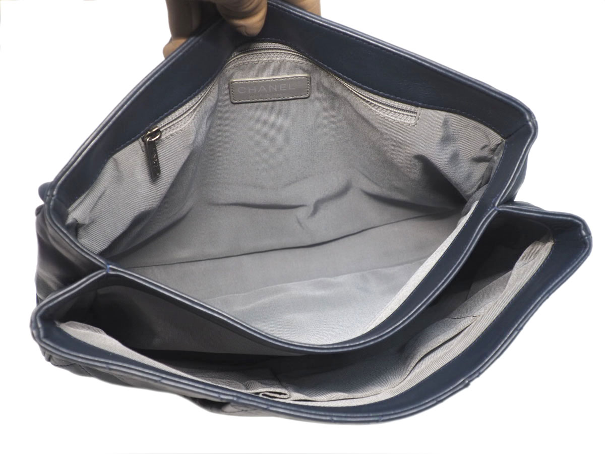 Chanel 17024354 Dark Blue Single Flap 2C Quilted Distressed CC Flap Ruthenium Hardware - Image 8