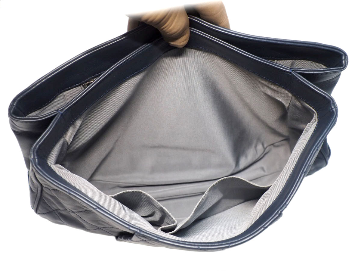 Chanel 17024354 Dark Blue Single Flap 2C Quilted Distressed CC Flap Ruthenium Hardware - Image 7