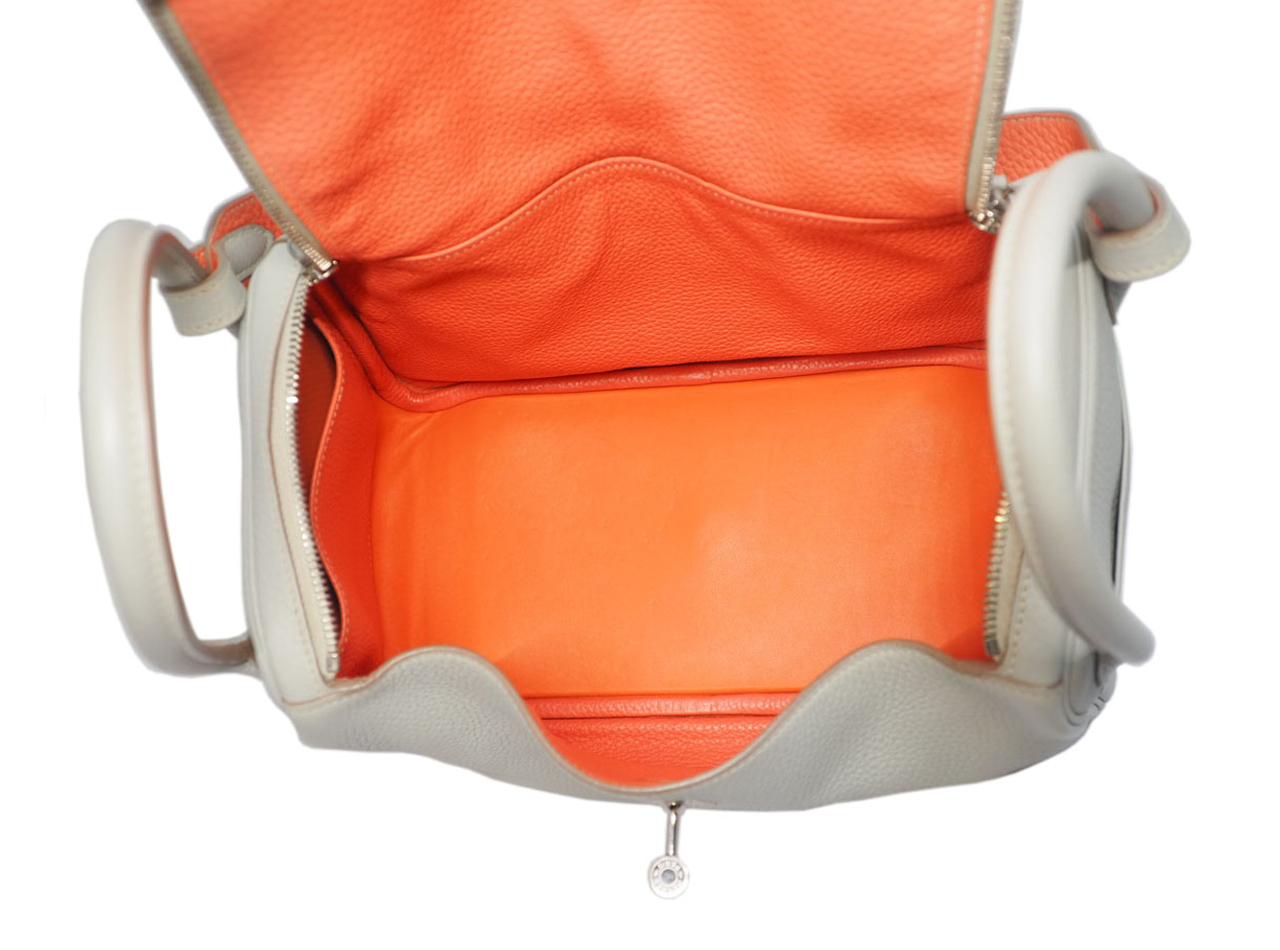 Hermes Lindy 30 Eclat Clemence Gris Perle/ Crevette Q Stamp Palladium Hardware - Image 8