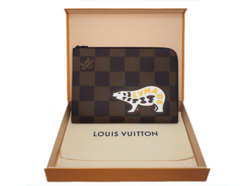 Louis Vuitton N60390 Giant Damier Ebene Canvas L-Zip Laptop/ Ipad Pochette Jour GM in Playful Bear ( TV2250)