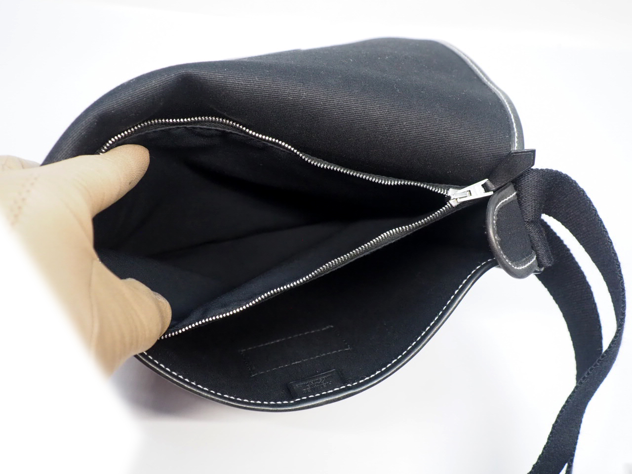 HERMES Buenaventura Mini black Toile Officer x Leather Cross Body/ Messenger Bag - Image 15