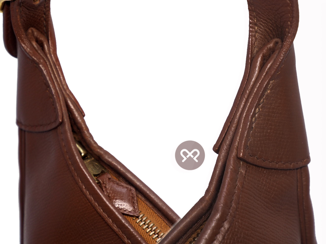 HERMES Vintage Trim 31cm Brown/ Old Leather Courchevel Leather Gold Hardware Hobo Bag - Image 7