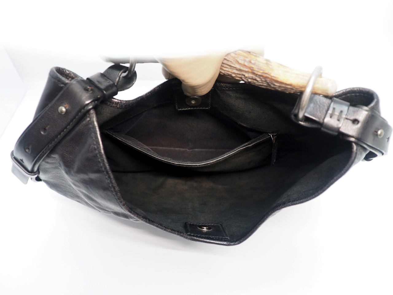 YSL Saint Laurent Black Buffalo Calf Leather St Tropez Medium Mombasa Buffalo Horn Bag - Image 9