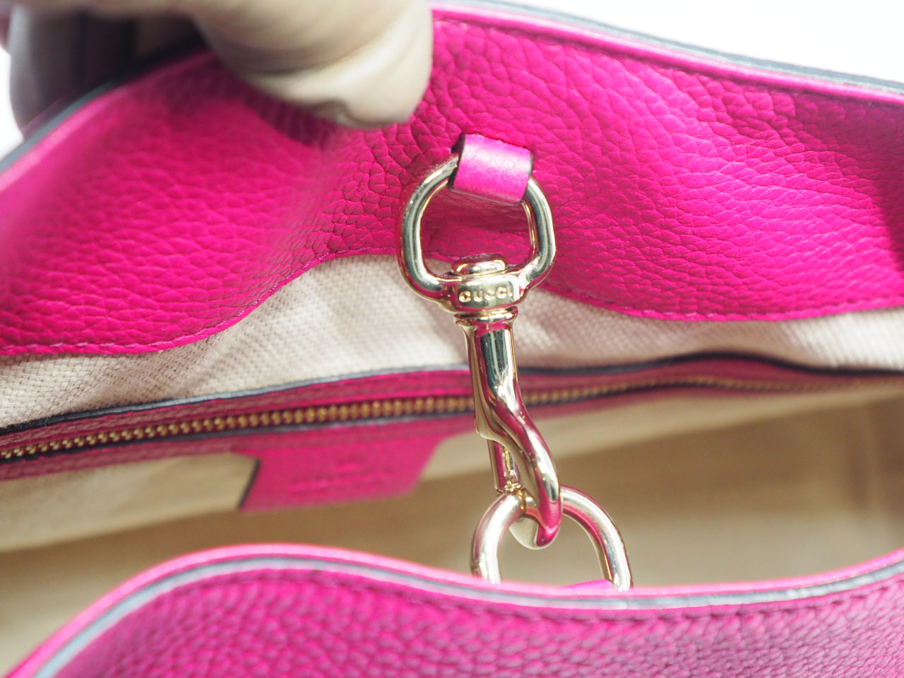 Gucci 308982 Fuchsia chain Soho Interlocking G Shoulder Bag - Image 8