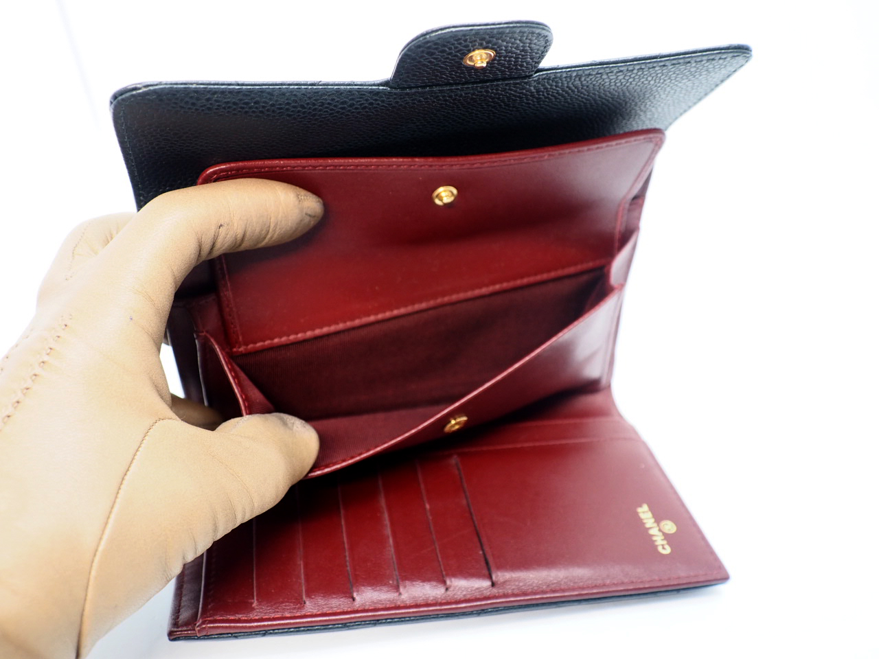 Chanel 16826545 Black Caviar A31506 Timeless Classic Flap Long Wallet 6 Cards Bi-fold Gold Hardware - Image 6