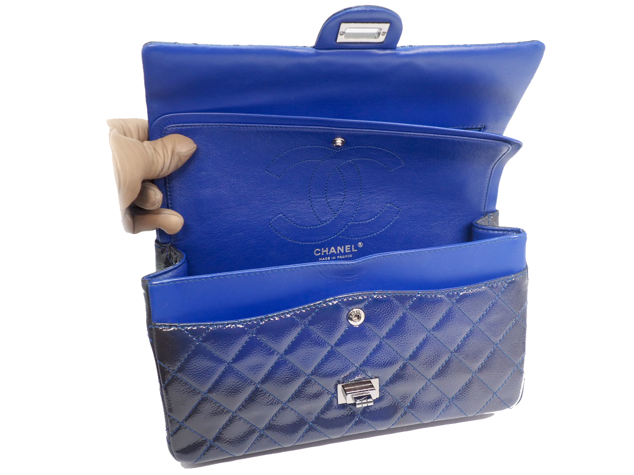 Limited Edition ! Chanel 2.55 Reissue 226 Patent Caviar Leather Navy Blue/ Electric Blue 28cm Medium Ruthenium Hardware - Image 14