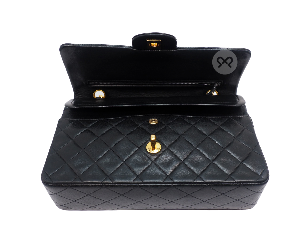 Chanel 2462096 Vintage Black Lambskin Quilted Medium Flap Gold Hardware 2-way Bag - Image 6