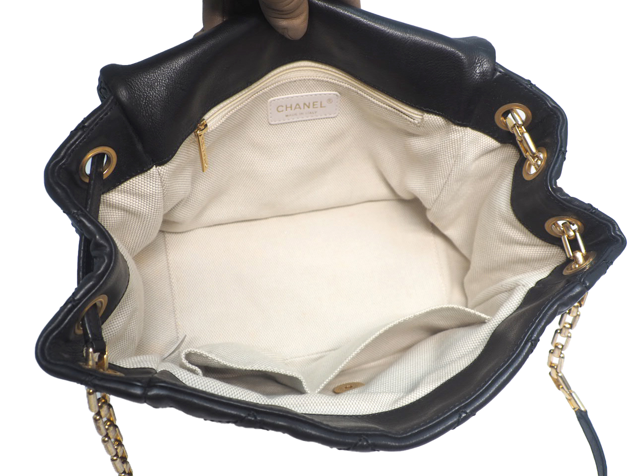 Chanel 14446101 Black Distressed 30cm Calf Accordion Flap Mat Gold Hardware - Image 9