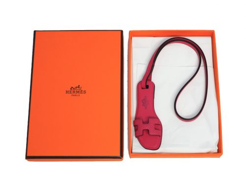 Hermes Rose Mexico / Rose Mexico Oran Nano monochrome charm in Oran Sandal