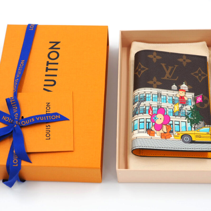 Louis Vuitton M81614 Monogram Jaune Passport Cover Wallet Christmas Animation 2022-New York