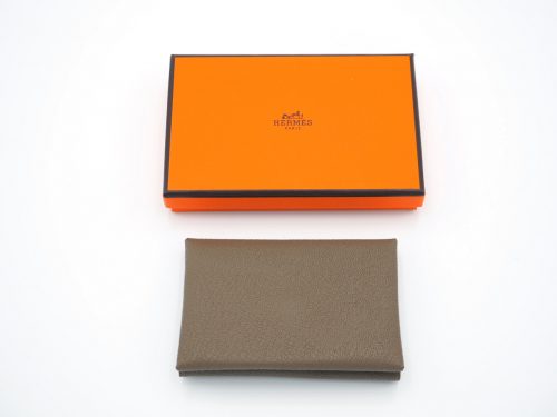 Hermes Portefeuille Etoupe Chevre Mysore U Stamp Calvi Duo Compact Card Holder/ Wallet
