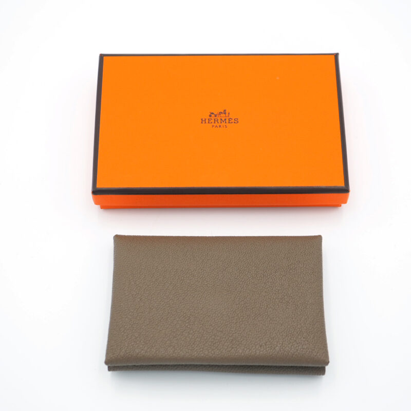 Hermes Portefeuille Etoupe Chevre Mysore U Stamp Calvi Duo Compact Card Holder/ Wallet