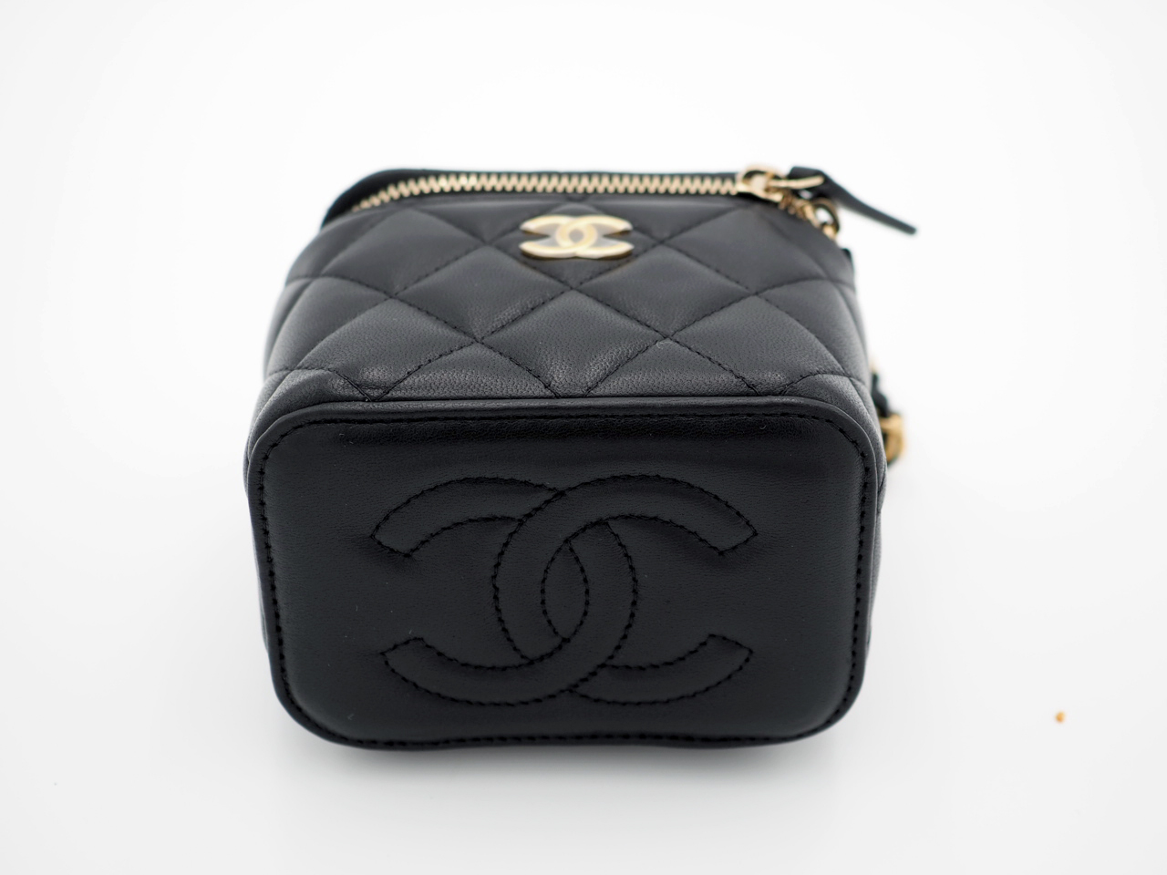 BRAND NEW ! Chanel Black Lambskin Metal Top Handle Small Vanity with Chain Gold Hardware Crossbody Bag (J0046KN9) - Image 6
