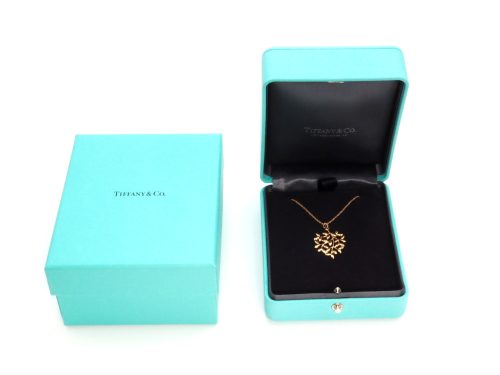 Tiffany & Co. Paloma Picasso Olive Leaf Pendant 18K Gold Necklace