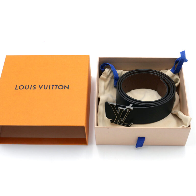 Louis Vuitton M0027T Taiga Initiales LV tilt 40mm Reversible Belt Size 95/38 (JJ0213)