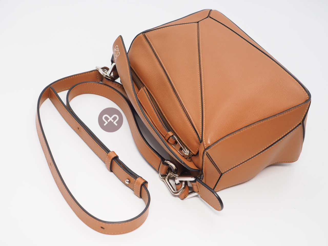 Loewe Small Puzzle in Classic Brown Calfskin Shoulder Bag - Image 5