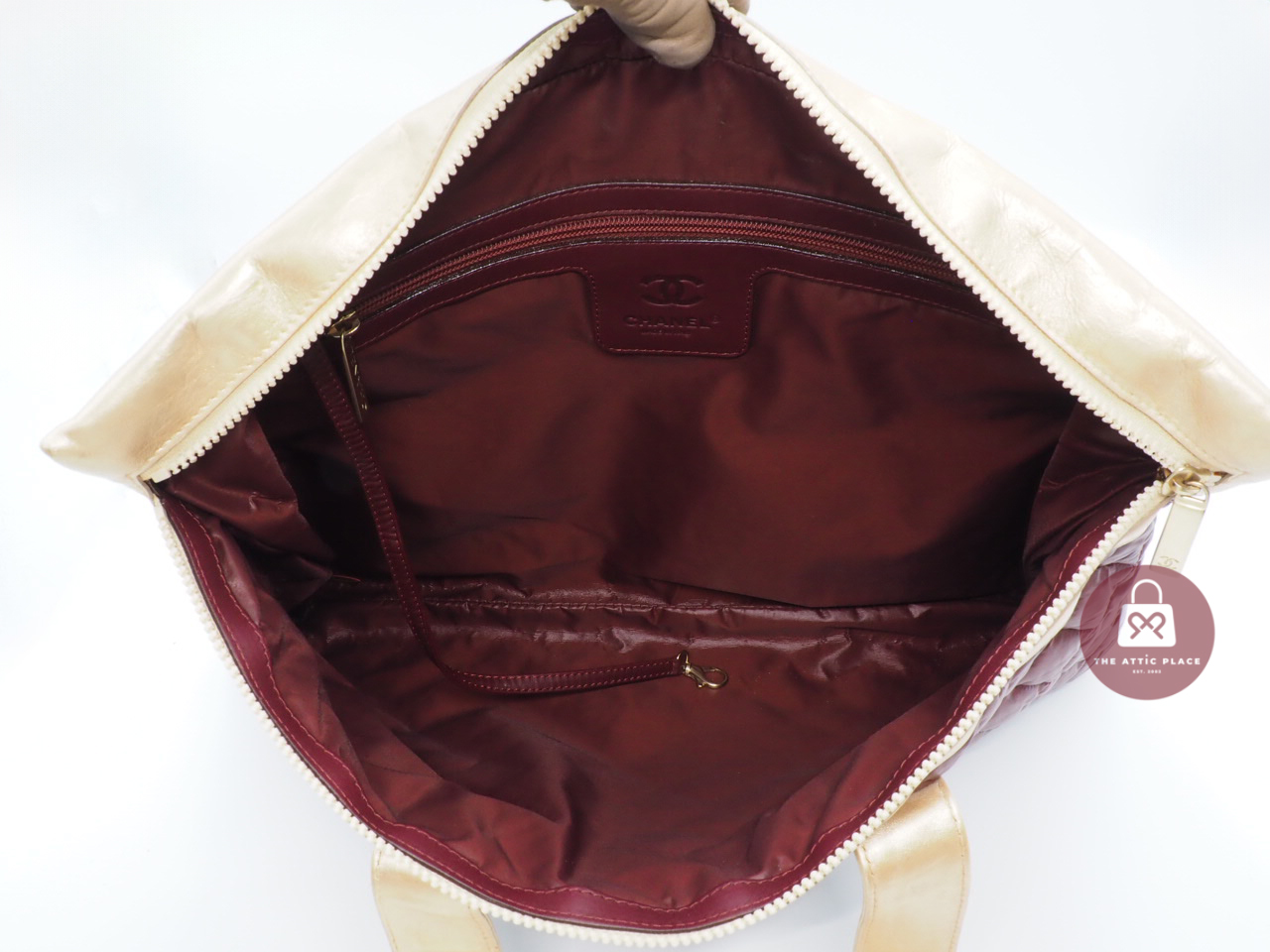 Chanel 13199998 Burgundy Red/ Gold Metallic Leather Coco Cocoon Quilted Large Shopping Tote/ Shoulder bag - Image 10