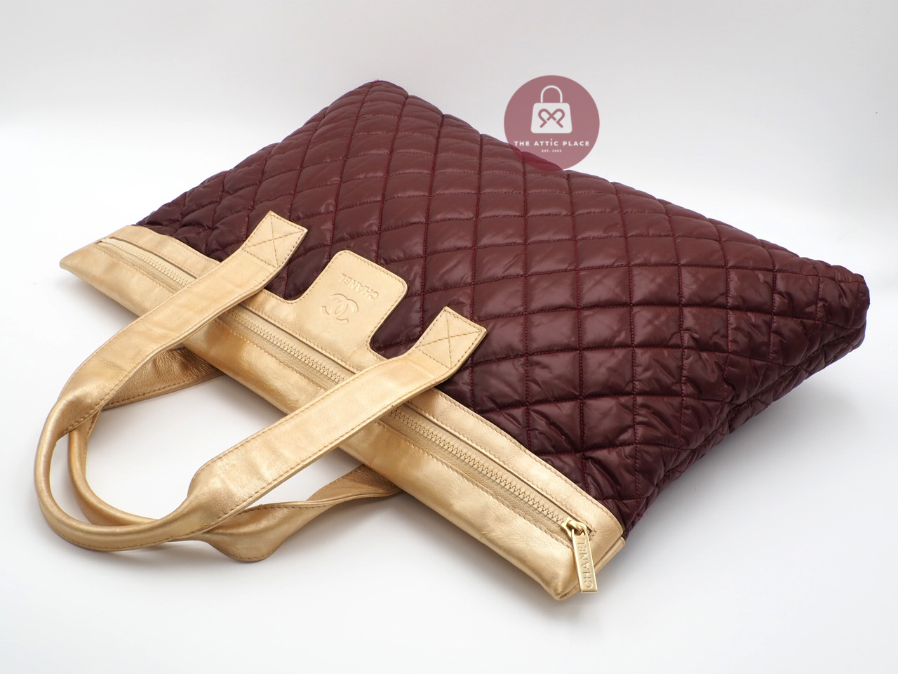 Chanel 13199998 Burgundy Red/ Gold Metallic Leather Coco Cocoon Quilted Large Shopping Tote/ Shoulder bag - Image 6