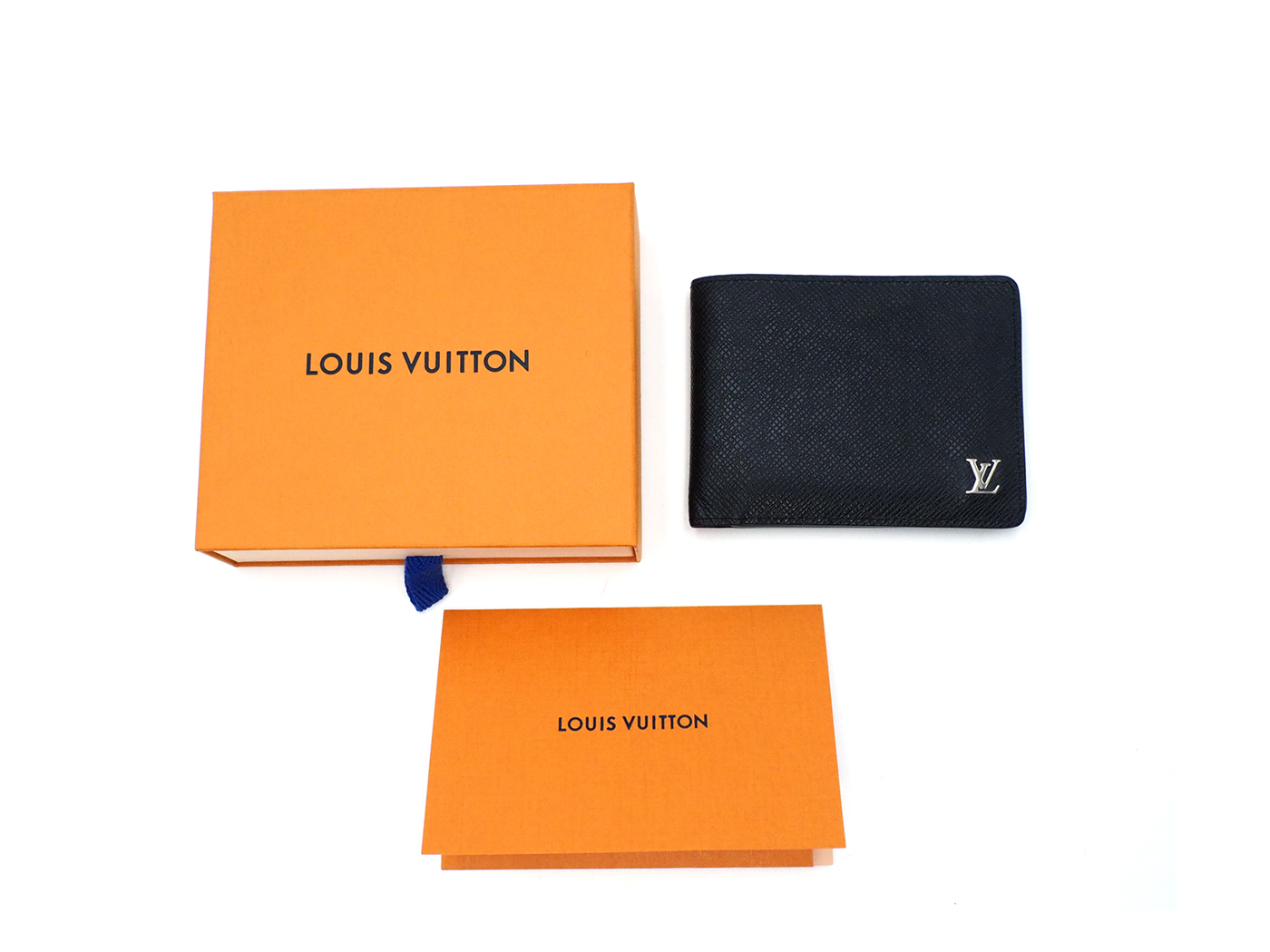 Louis Vuitton M30295 Multiple Taiga Leather Wallet (RFID)