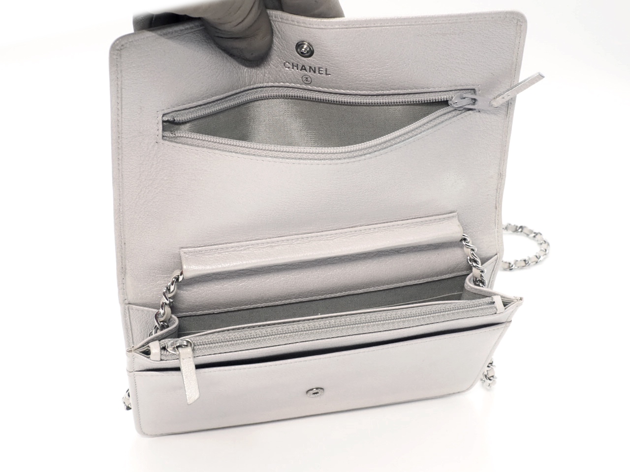 Chanel 14130328 Jacket Motif Embossed CC Silver Pearl Lambskin Quilted Wallet on Chain WOC - Image 10