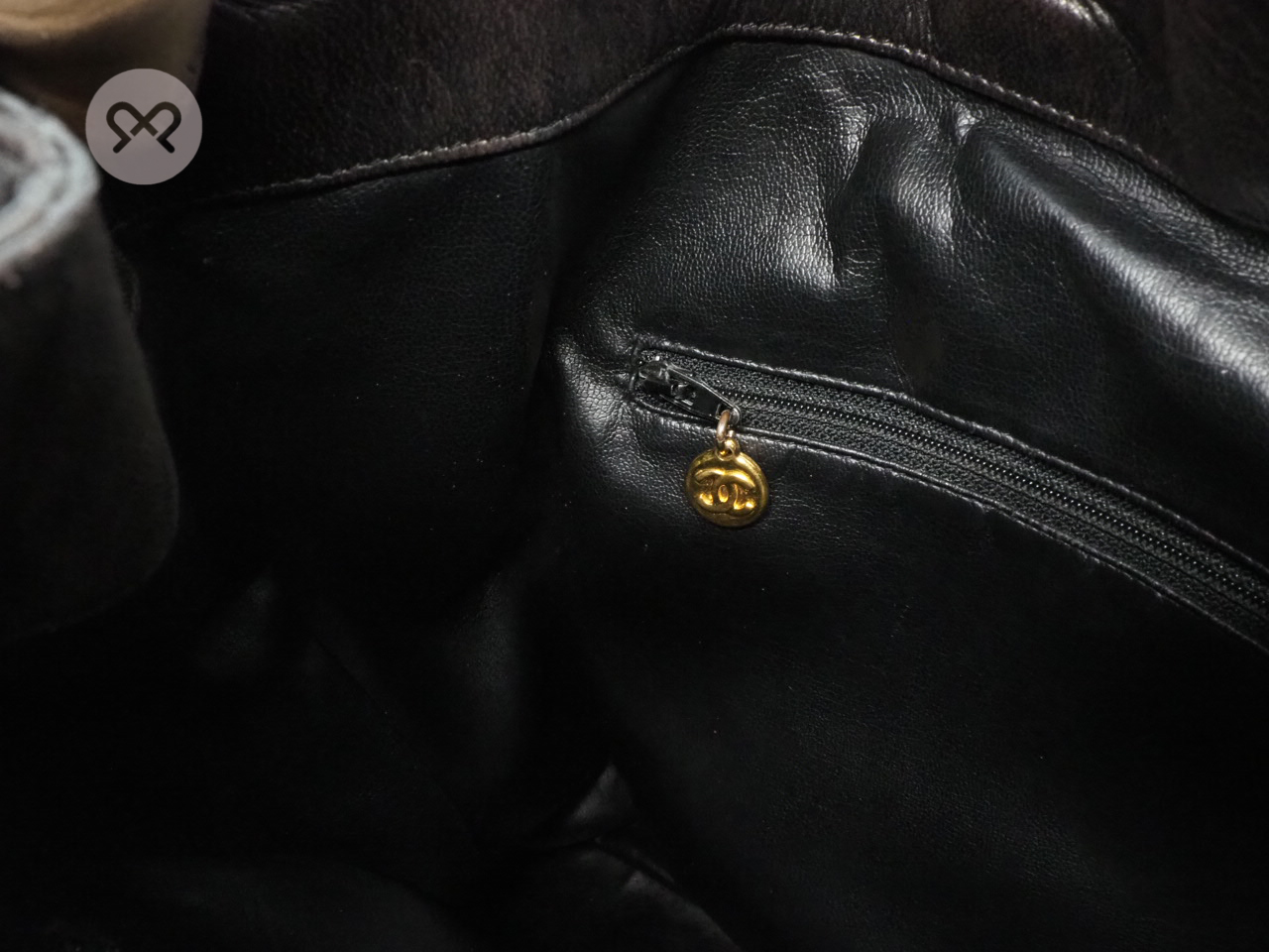 Chanel 1994 Vintage Black Lambskin Timeless Drawstring Bucket Backpack Gold Hardware - Image 11