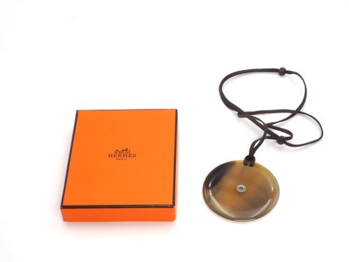 Hermes Buffalo Horn Minimale Pendant Round Pendentif Necklace