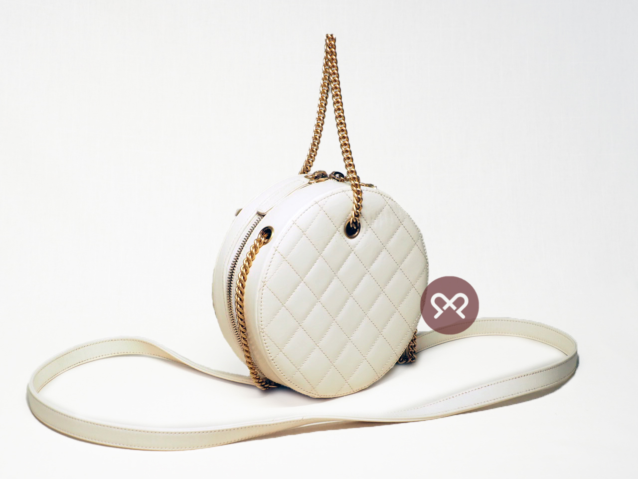 Chanel 27138636 Beige/ Off White Rope Chain En Vogue Round Bag Gold Hardware - Image 3