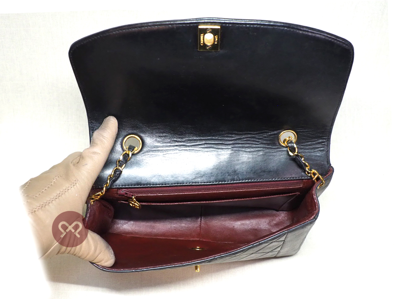 Chanel 3714209 Vintage 25cm Black Quilted Lambskin Diana Flap Bag Gold Hardware - Image 11