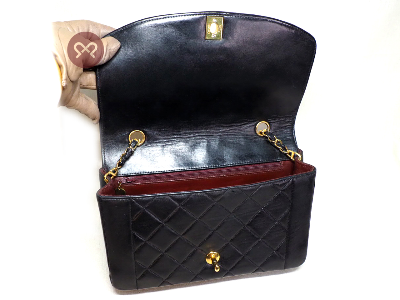 Chanel 3714209 Vintage 25cm Black Quilted Lambskin Diana Flap Bag Gold Hardware - Image 6