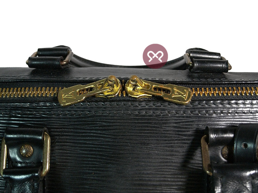 Louis Vuitton Black Epi Leather Keepall 45 Small Size Travel / Weekend Luggage (VI0973) - Image 6