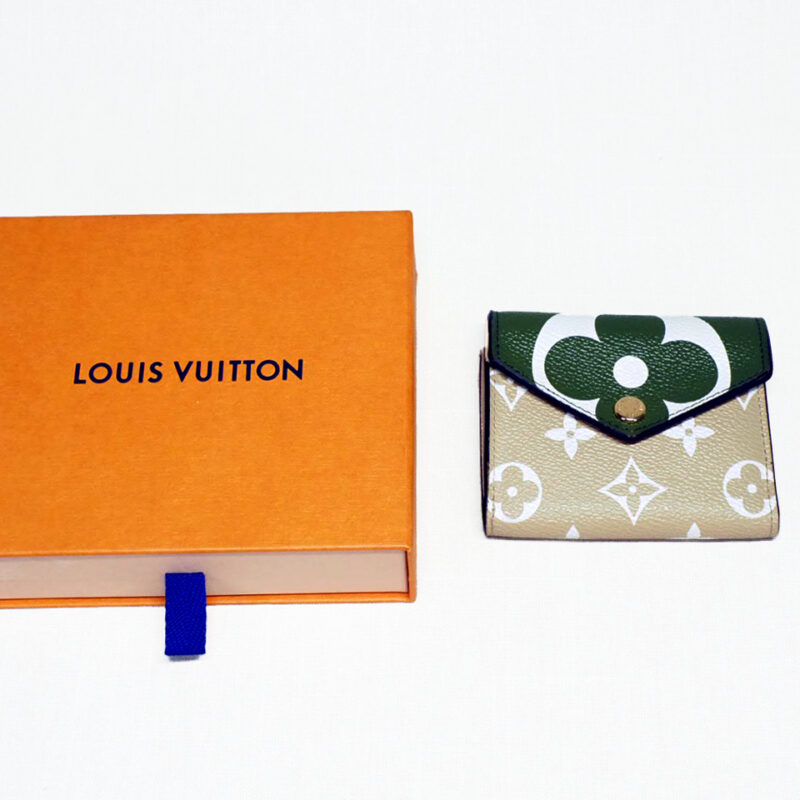 Louis Vuitton M67640 Monogram Giant Portefeuille Zoe Wallet Khaki/ Beige (TS1139)