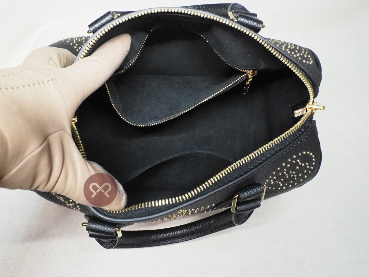 Louis Vuitton M46736 Monogram Motif Speedy Bandoulière 25 Empreinte Leather with Golden Studs - Image 9