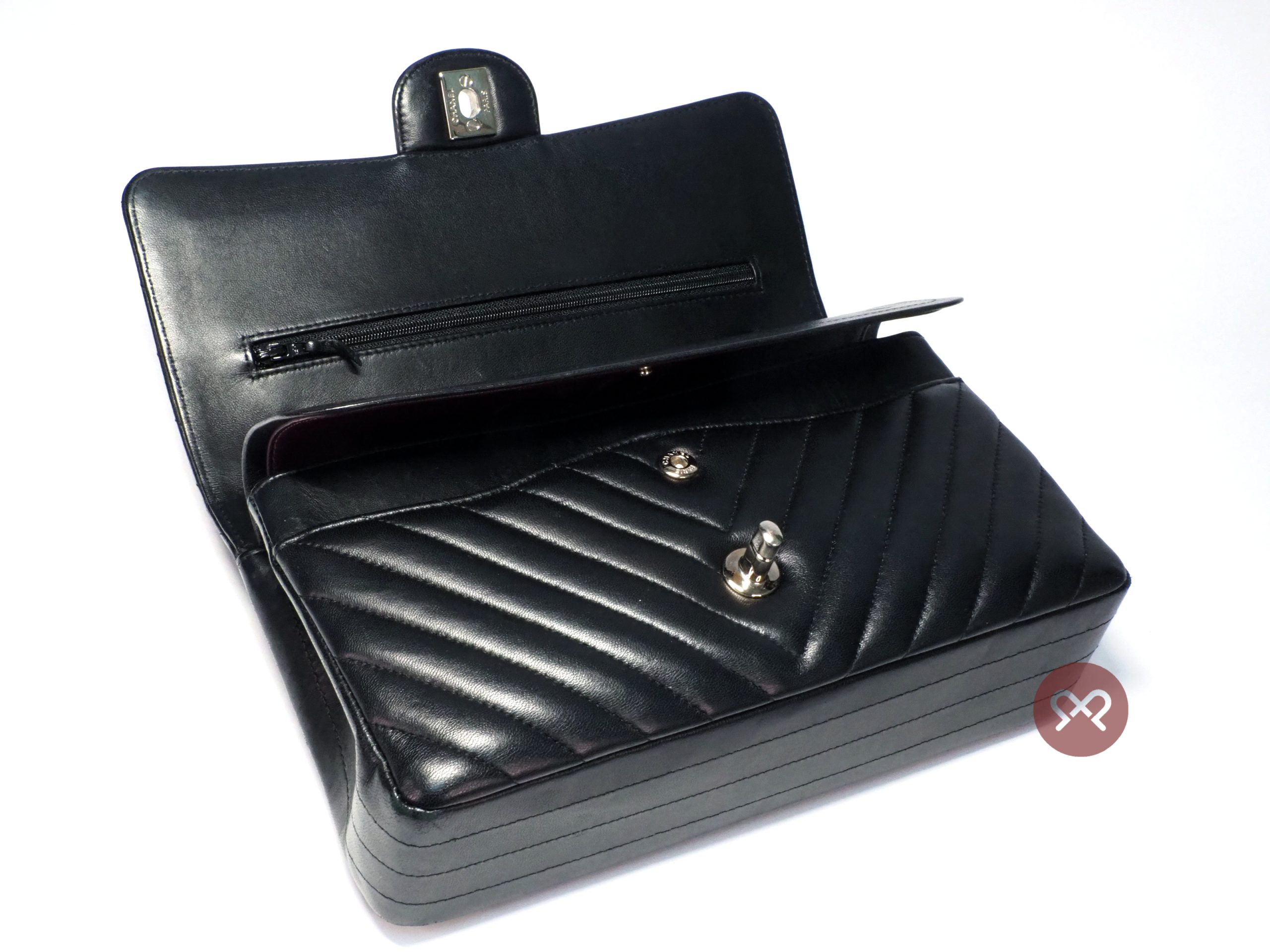 Chanel 25706365 A01112Y Black Chevron Lambskin Medium Classic Double Flap Silver Hardware- 25cm - Image 6