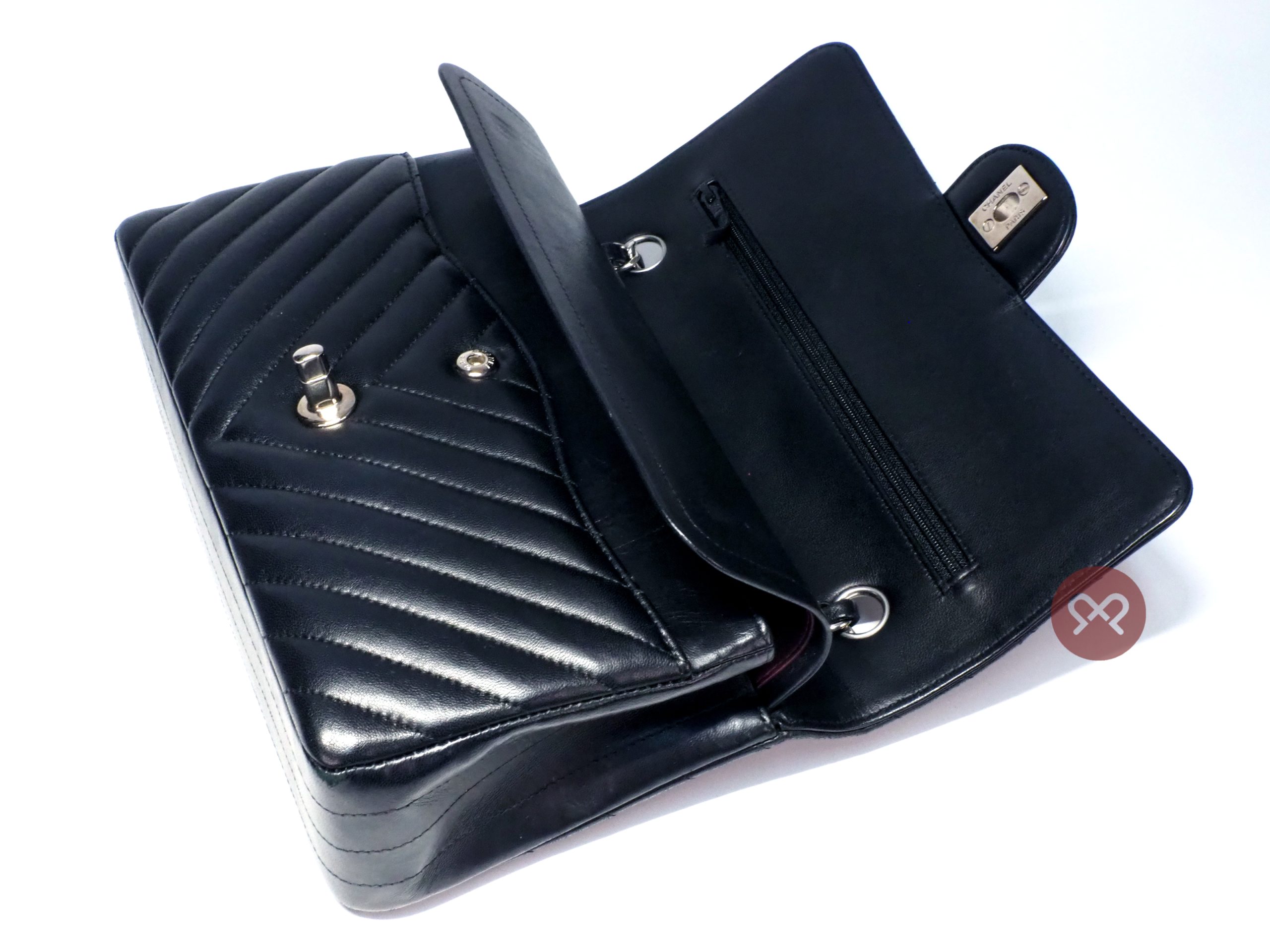 Chanel 25706365 A01112Y Black Chevron Lambskin Medium Classic Double Flap Silver Hardware- 25cm - Image 5
