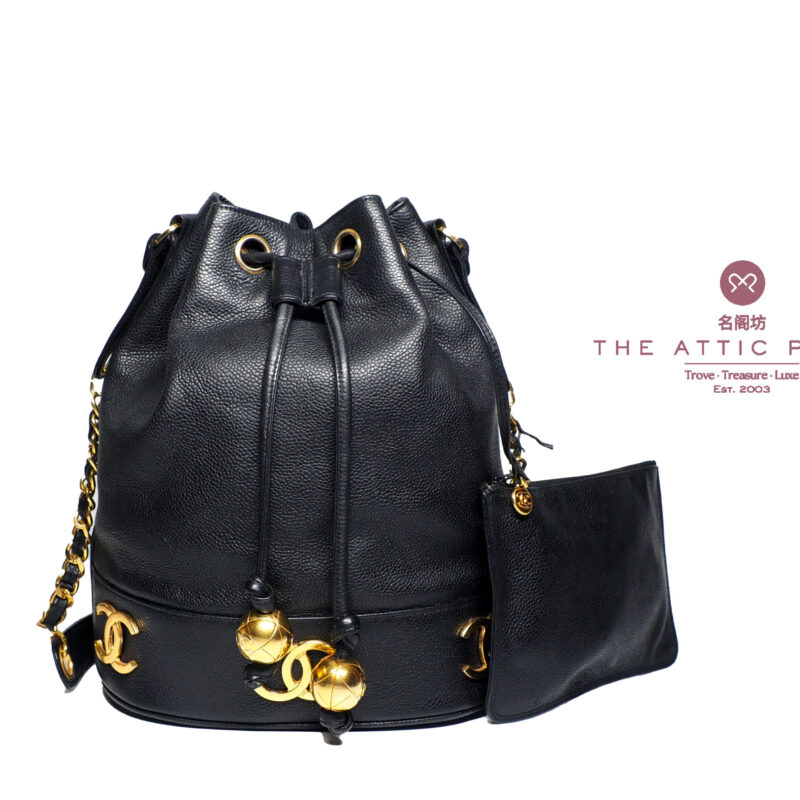 Chanel Vintage Black Caviar Triple CC Drawstring Bucket bag Gold Hardware (2613160)